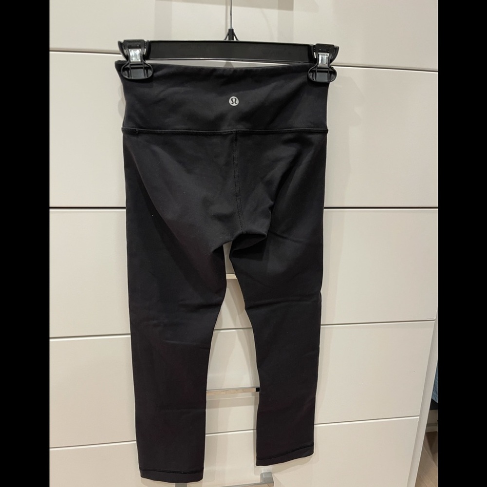 Lululemon Wunder Under mid rise cropped leggings. Luon - Picture 1 of 8